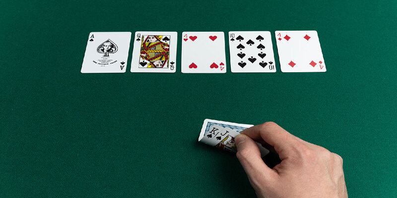 Tóm tắt quy trình và nguyên tắc cơ bản khi chơi Poker